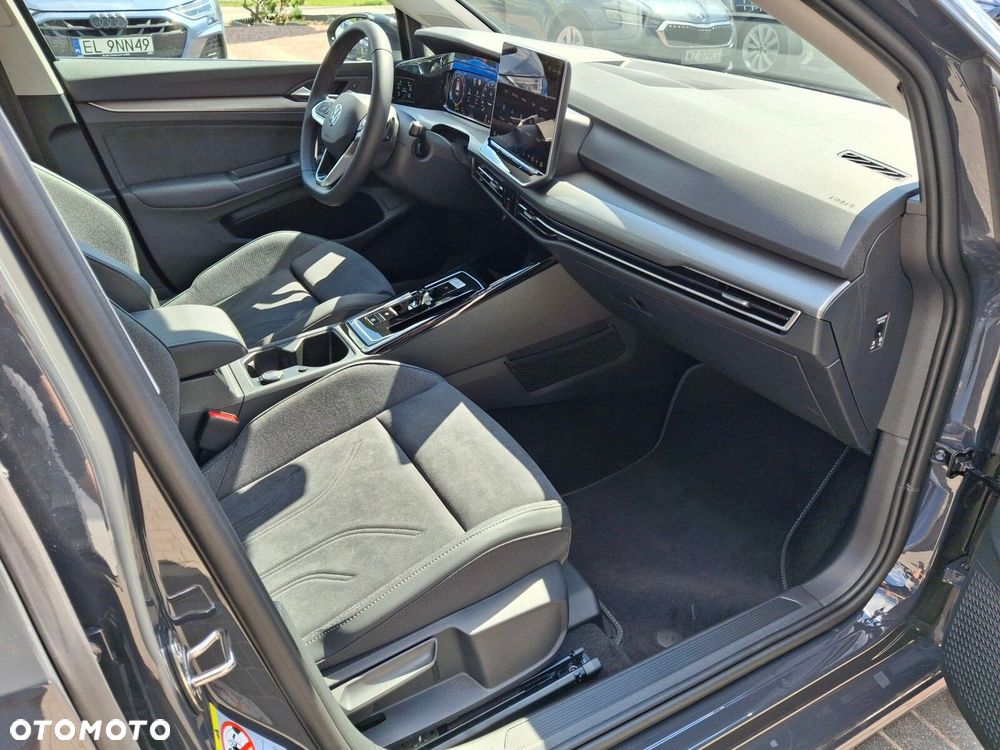 Volkswagen Golf - 22
