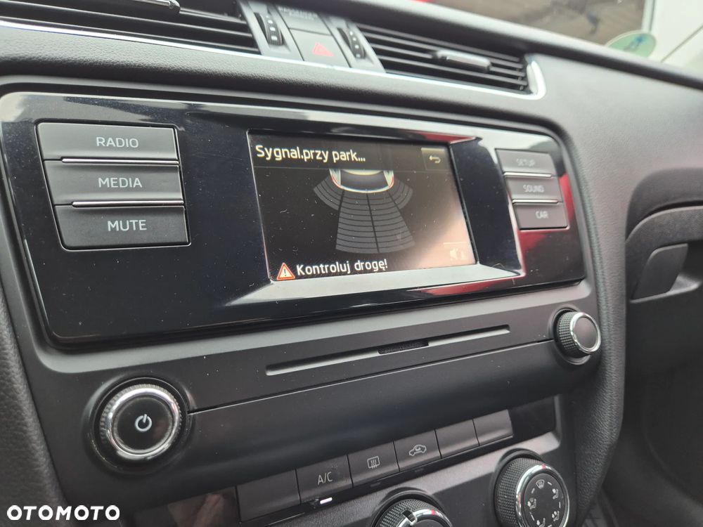 Skoda Octavia 1.6 TDI Edition DSG - 36