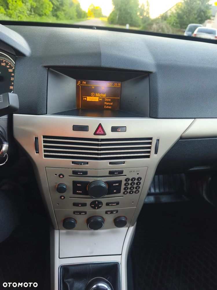 Opel Astra 1.6 Enjoy - 24