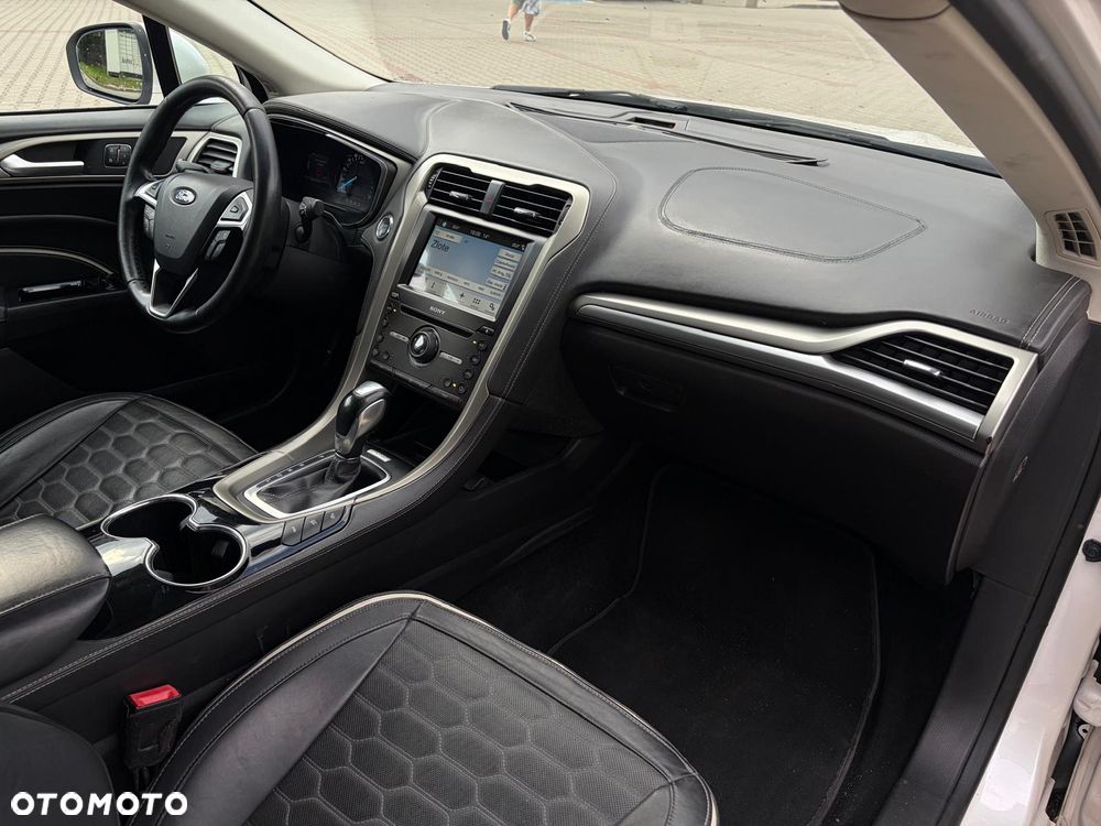 Ford Mondeo 2.0 Hybrid Vignale - 17