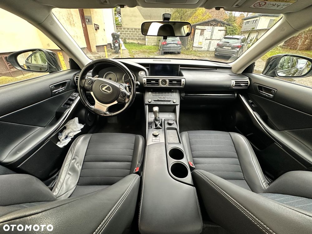 Lexus IS 200t Elite - 6