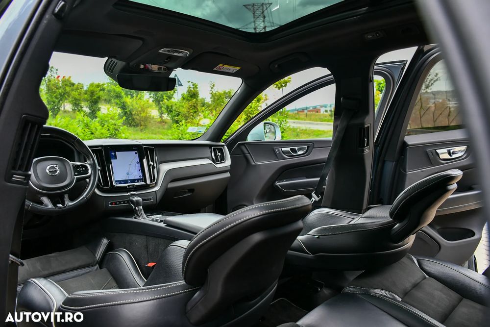 Volvo XC 60 D4 AWD R-Design - 25