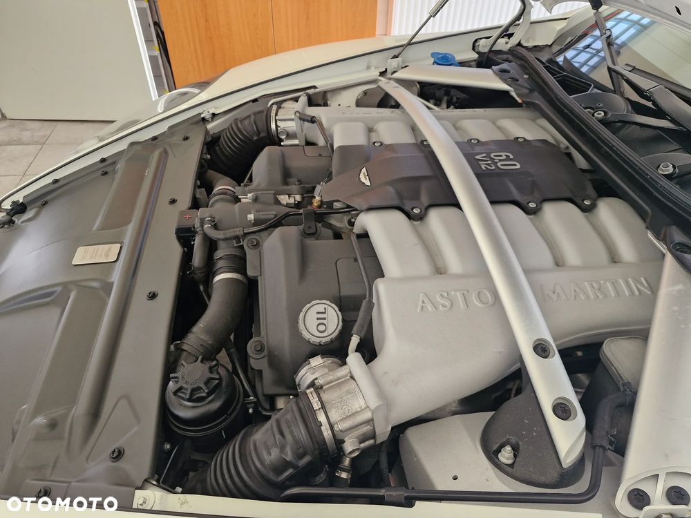 Aston Martin DB9 Touchtronic II - 15