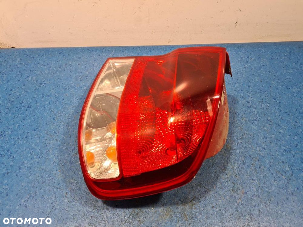 CHEVROLET AVEO T200 SEDAN  LAMPA TYŁ PRAWA ZEWNĘTRZNA - 3