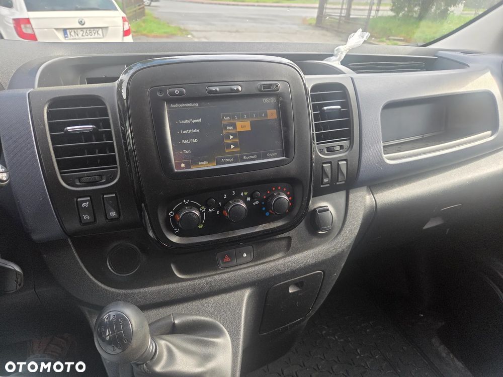 Opel vivaro - 9