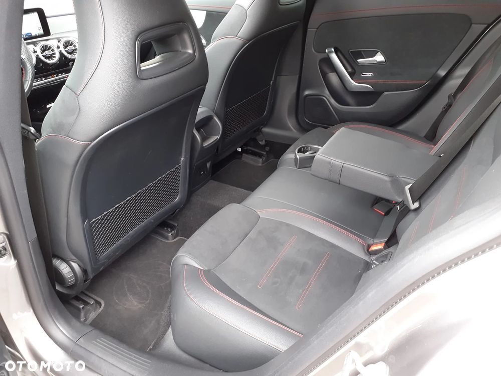 Mercedes-Benz CLA 200 AMG Line 7G-DCT - 22