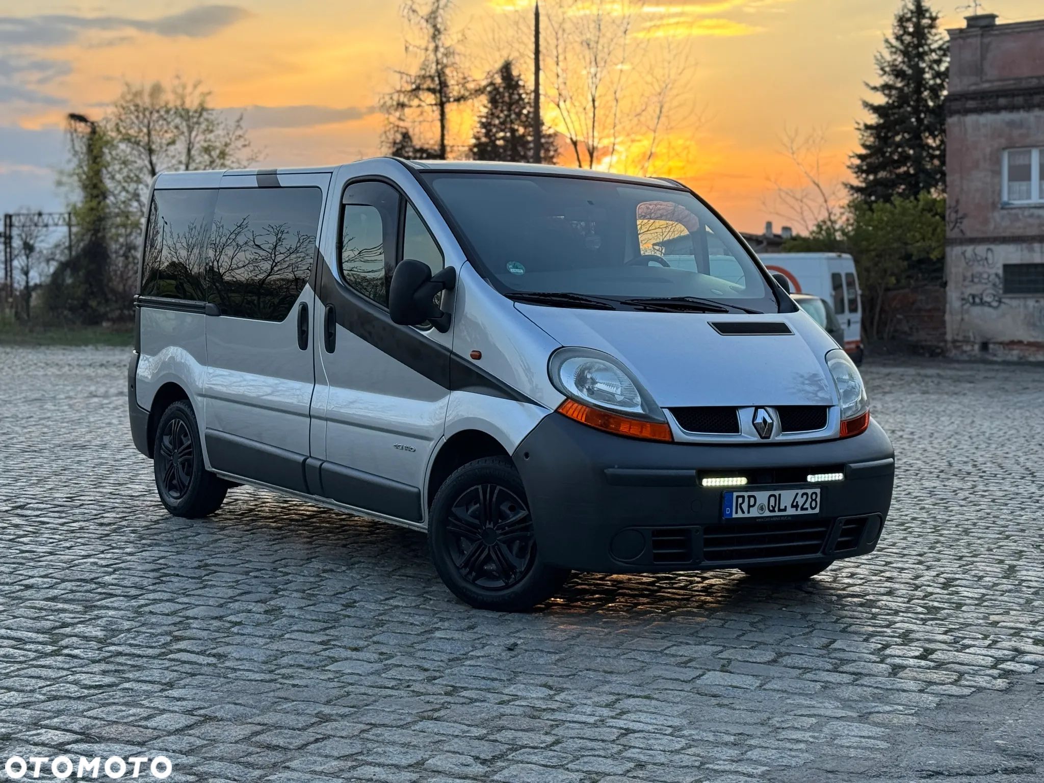 Renault Trafic 2.5 DCI 135 KM - 1