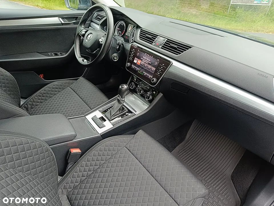 Skoda Superb 2.0 TDI Ambition DSG - 30