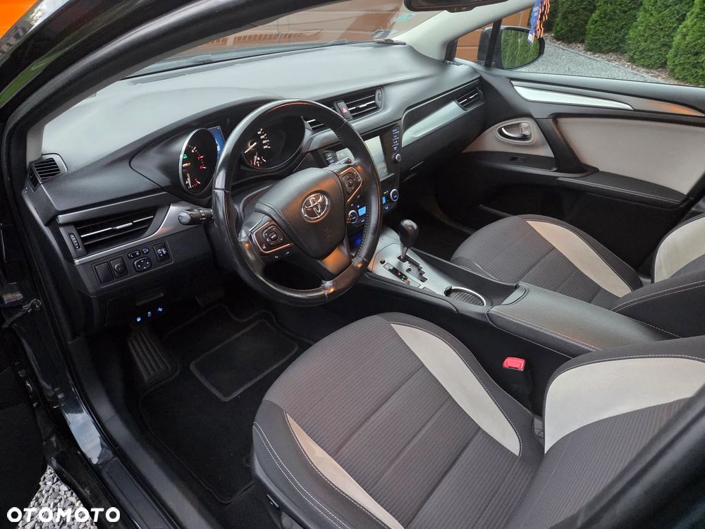 Toyota Avensis 2.0 Premium MS - 17