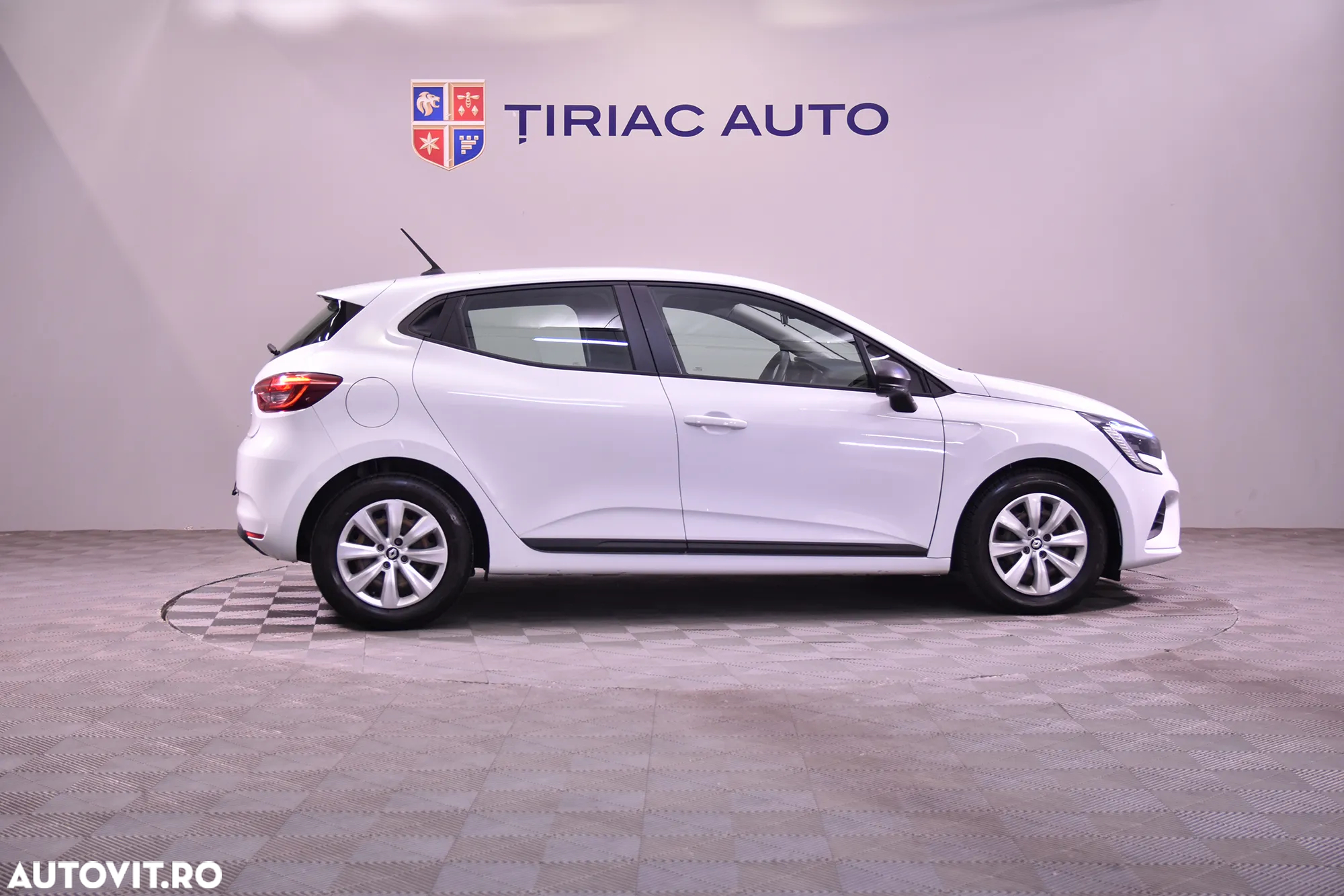 Renault Clio - 6