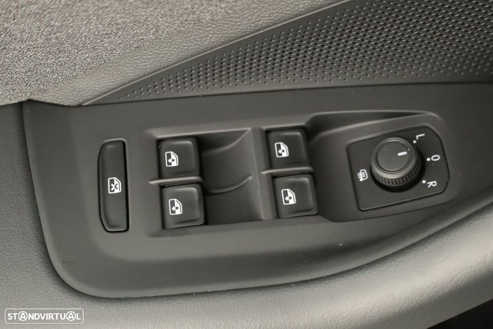 VW Passat Variant 1.5 TSI eHybrid DSG - 19