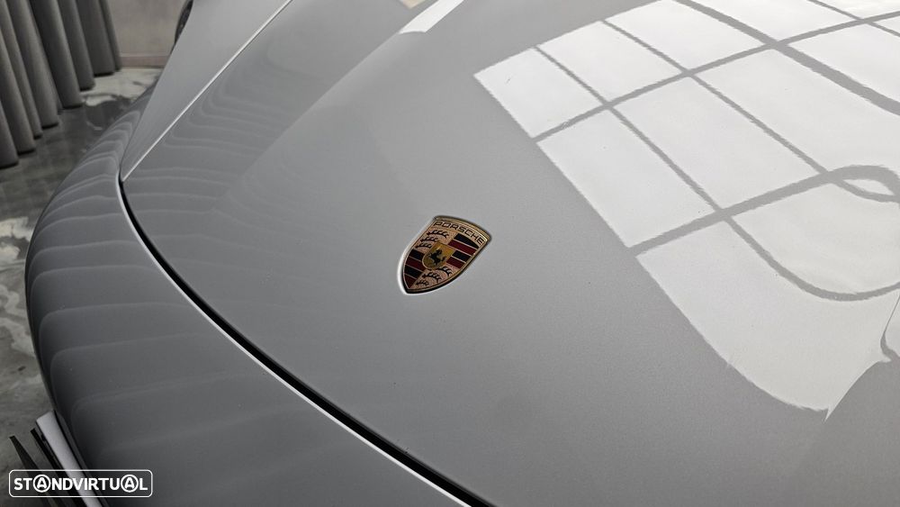 Porsche Taycan Turbo - 25