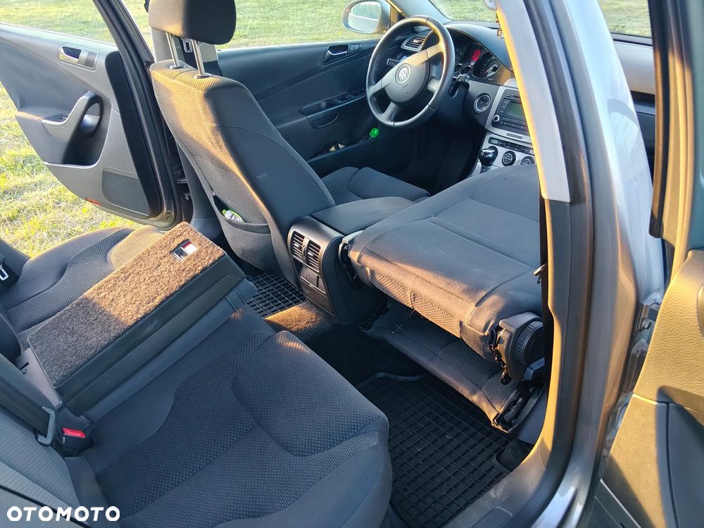 Volkswagen Passat 2.0 TDI Trendline - 15