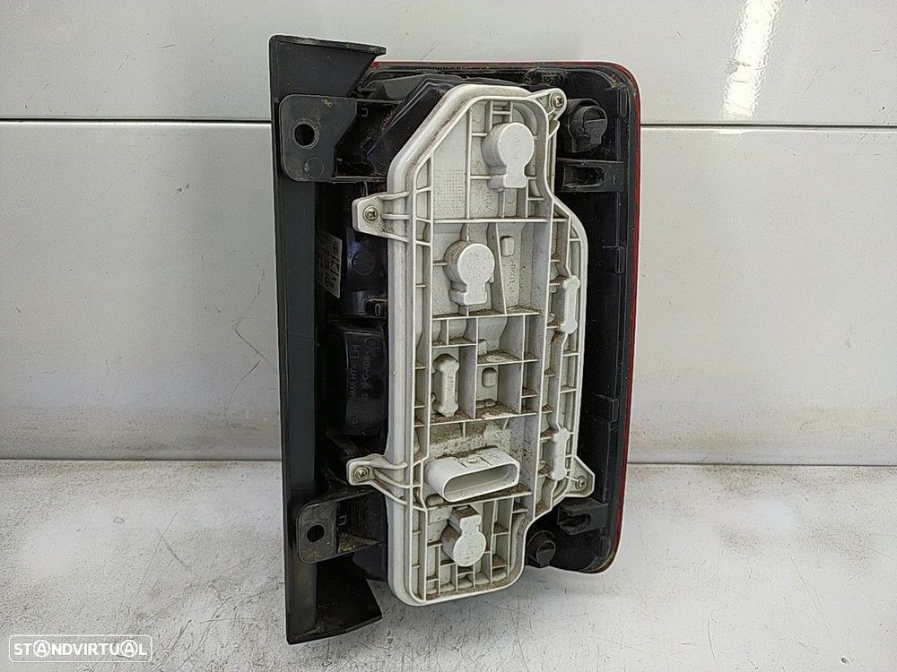 Farolim Tras Esquerdo Painel Stop Volkswagen Caddy Iv Caixa (Saa, Sah) - 3