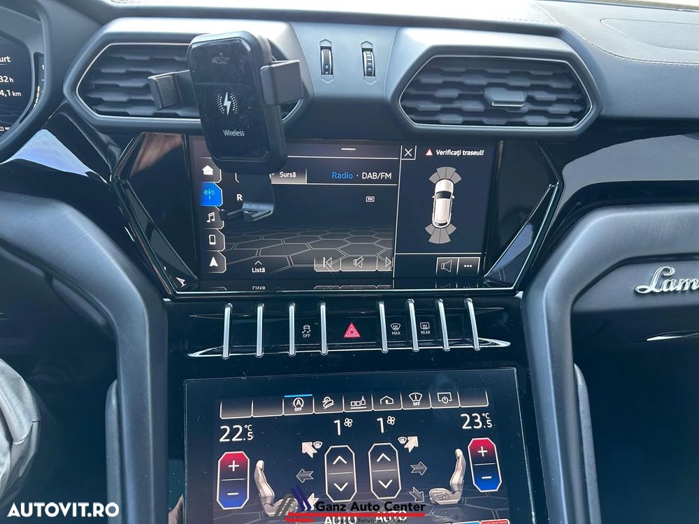 Lamborghini URUS Standard - 23