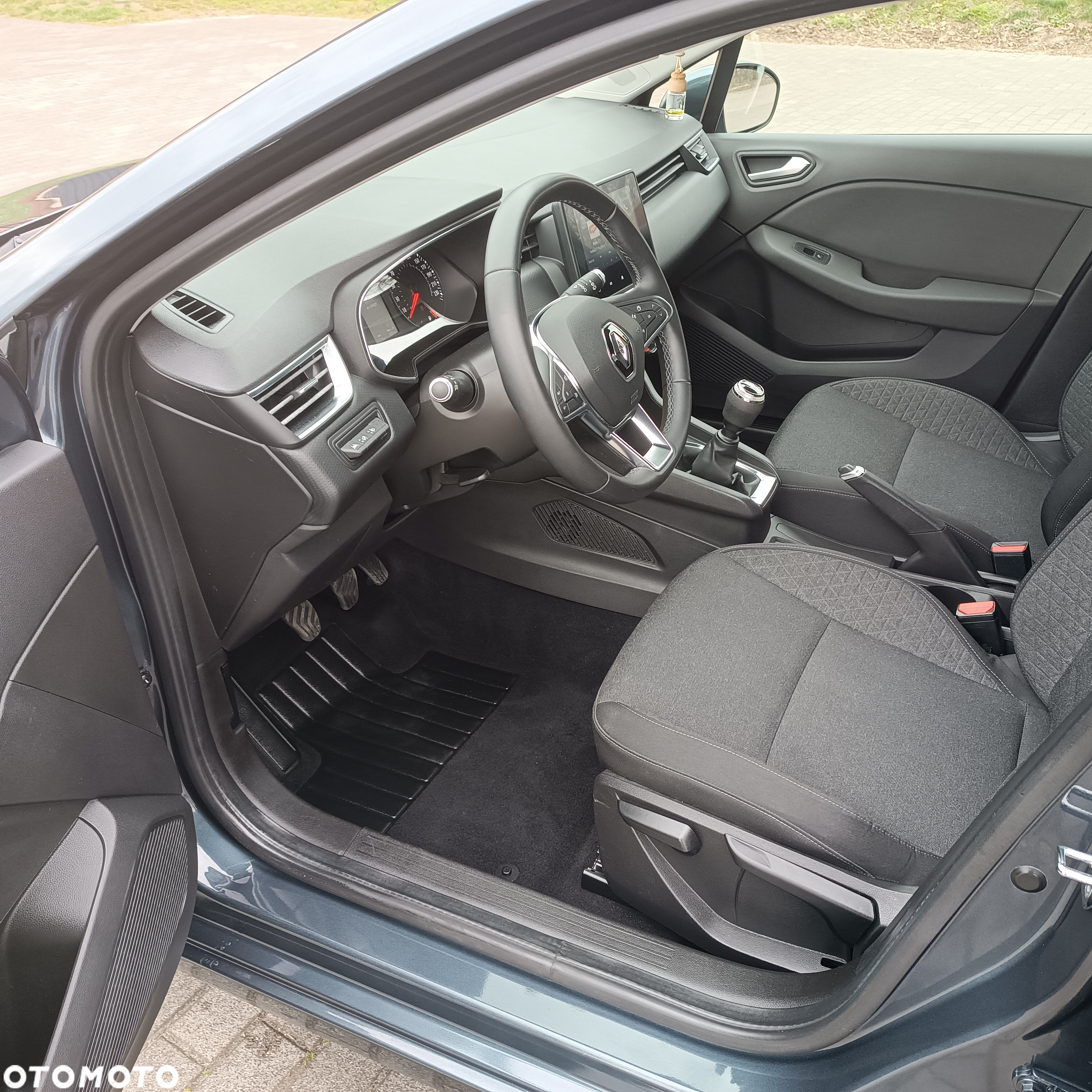 Renault Clio - 23