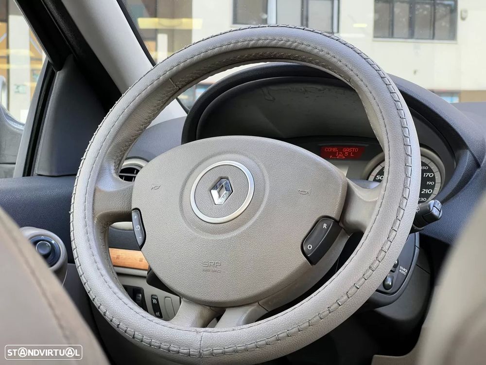 Renault Clio 1.5 dCi Initiale - 17