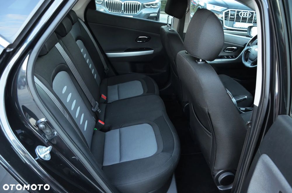 Kia Ceed 1.6 CRDi 128 Dream Team Edition - 14