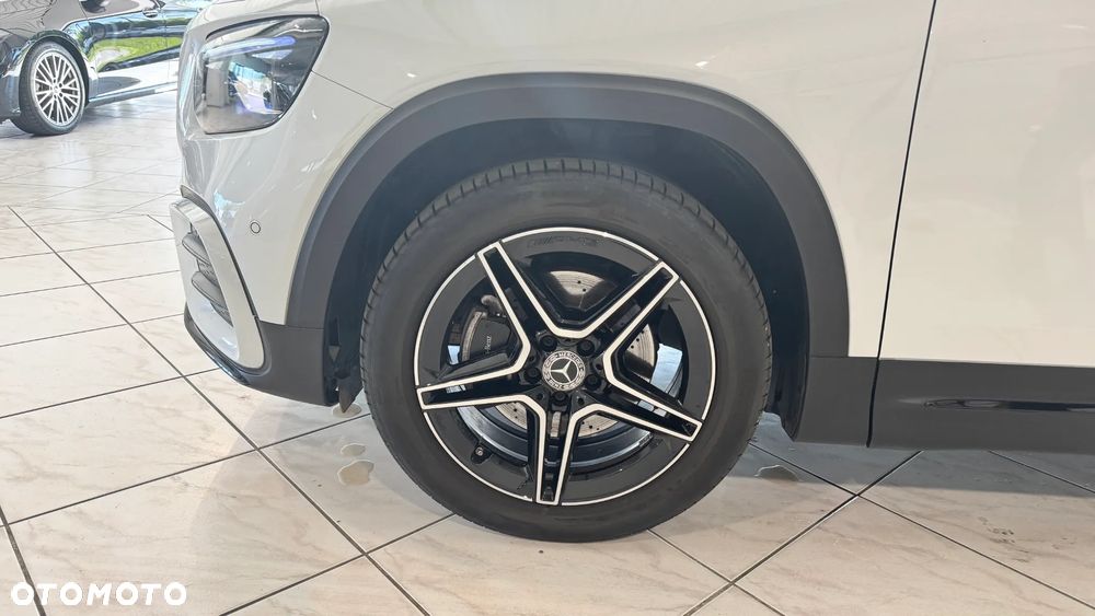 Mercedes-Benz GLB 200 AMG Line 7G-DCT - 7