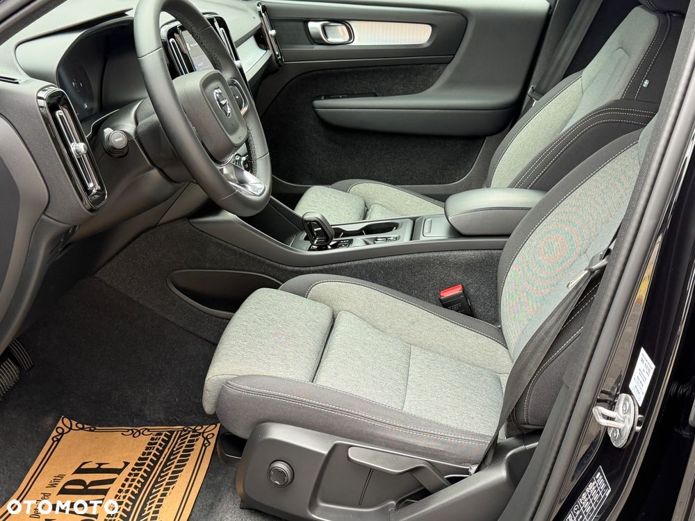 Volvo XC 40 B3 B DKG Plus Black Edition - 6