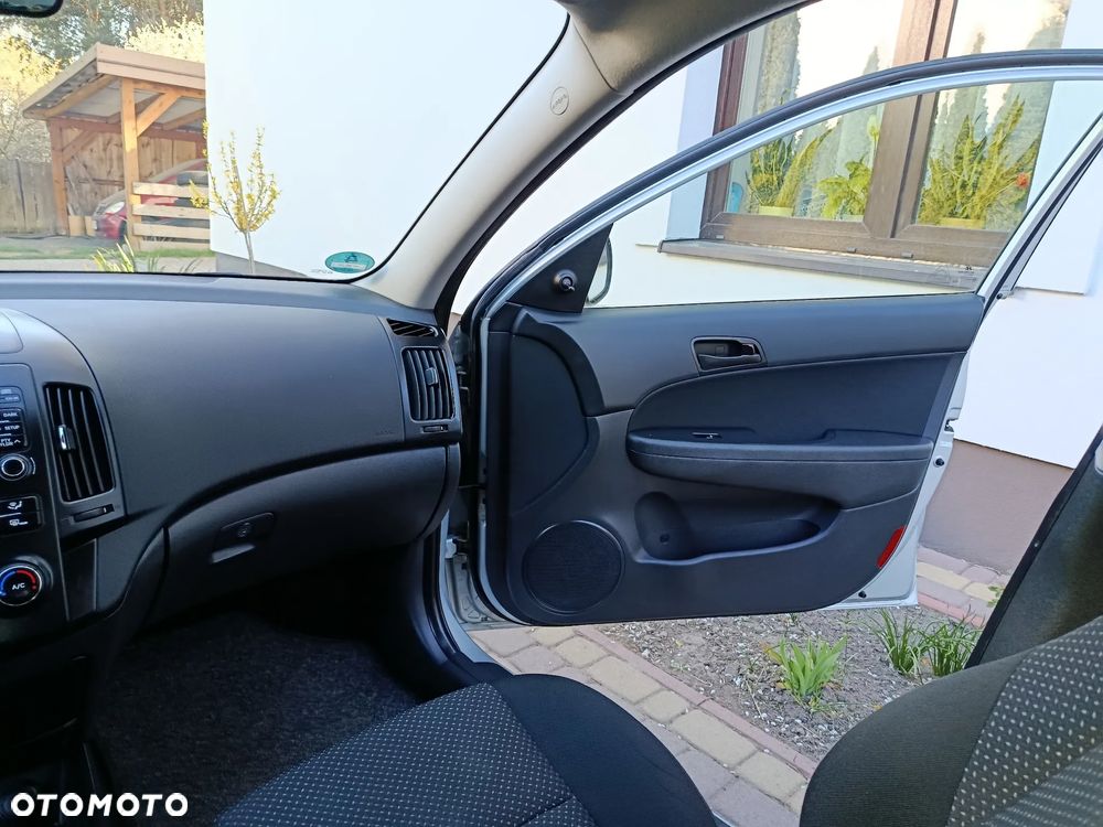 Hyundai i30 1.4 Blue Comfort - 28