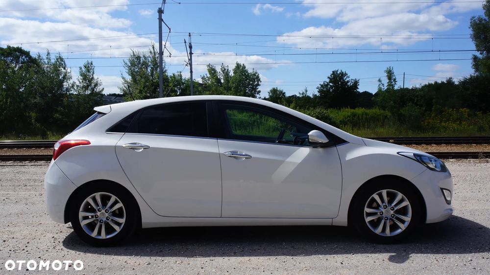 Hyundai i30 blue 1.6 GDI YES Gold - 14