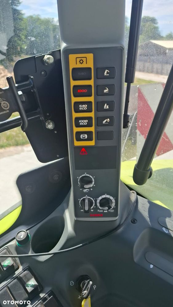 Claas AXION 830 HEXASHIFT CONCEPT - 14