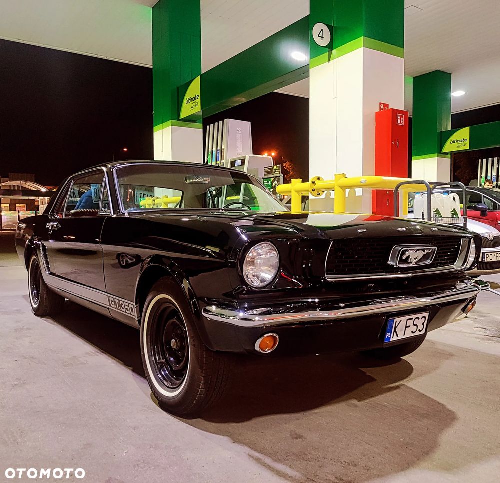 Ford Mustang - 1