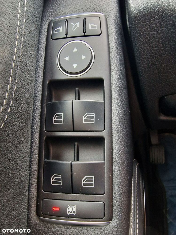 Mercedes-Benz Klasa C 180 7G-TRONIC AMG Line - 34