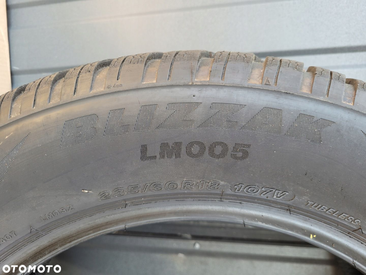 Bridgestone Blizzak LM005 235/60R18 - 6