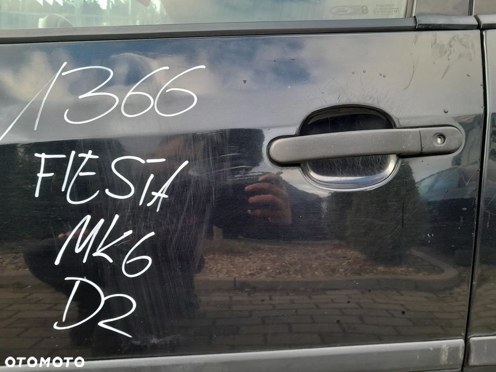 FORD FIESTA MK6 DRZWI LEWE PRZEDNIE LEWY PRZÓD KOLOR: D2 - 4