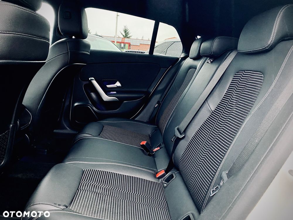 Mercedes-Benz CLA 250 4Matic Shooting Brake 7G-DCT - 29
