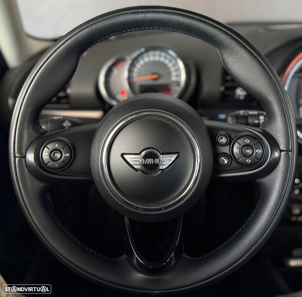 MINI Clubman Cooper Essential - 16