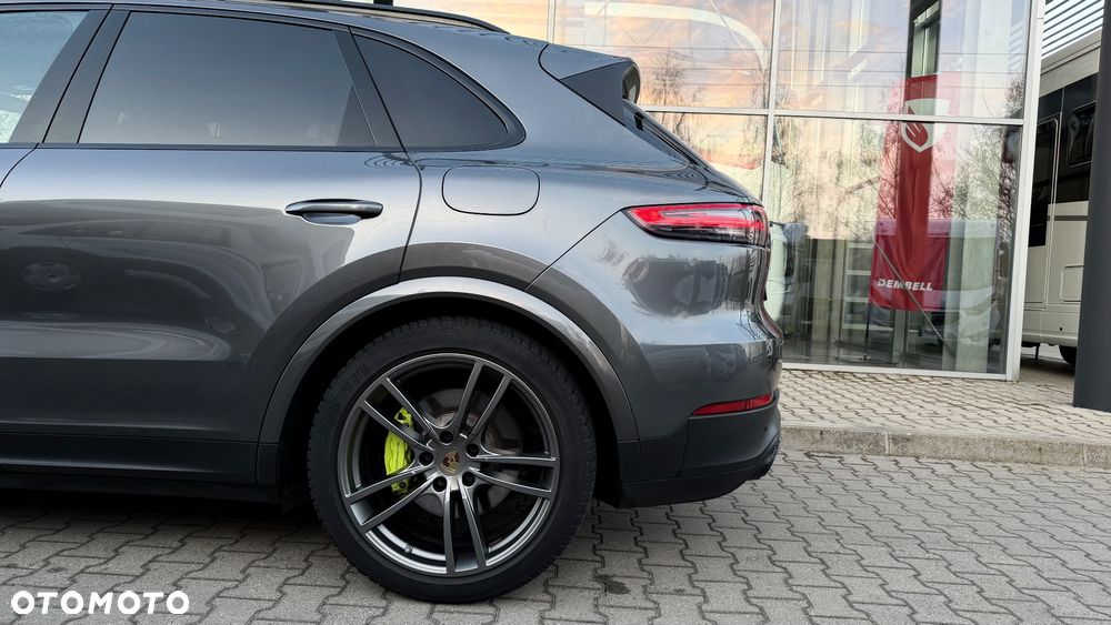 Porsche Cayenne Platinum Edition - 31