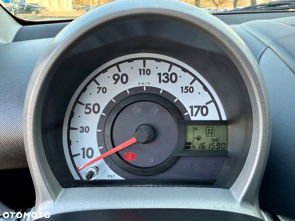 Peugeot 107 1.0 Trendy 2-Tronic - 25