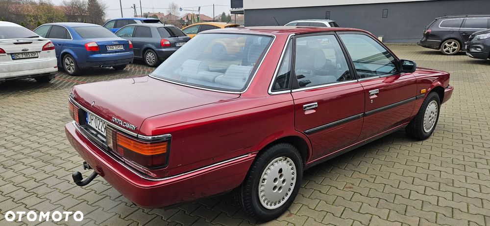 Toyota Camry 2.0 TD GL - 8