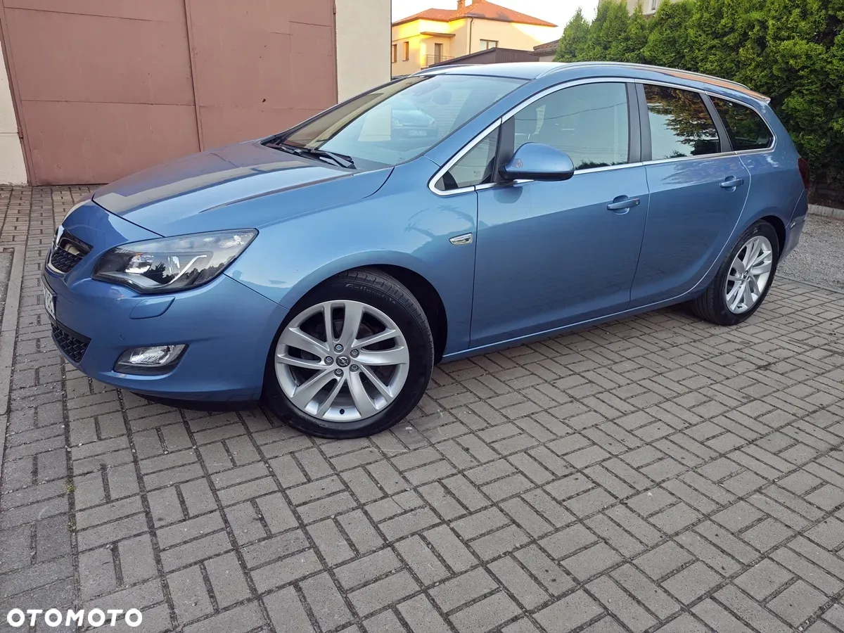 Opel Astra IV 1.4 T Cosmo - 2