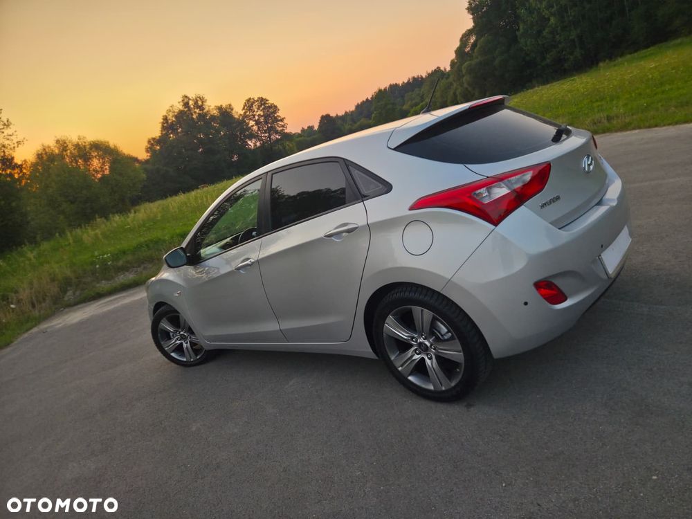 Hyundai i30 1.4 Family+ - 9