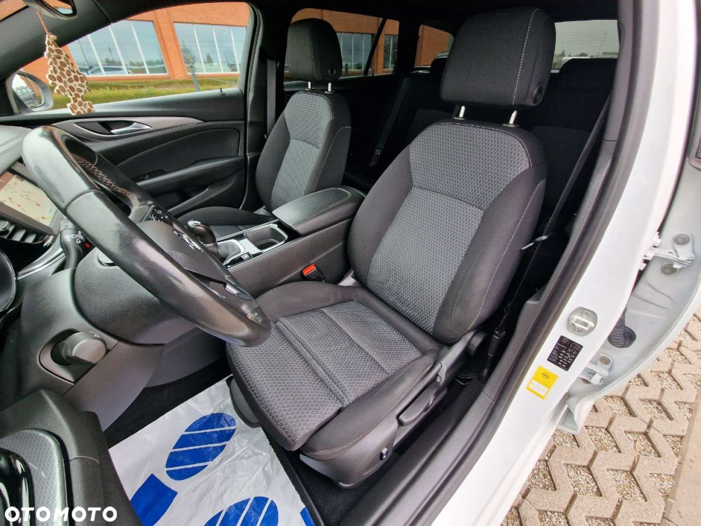 Opel Insignia - 21