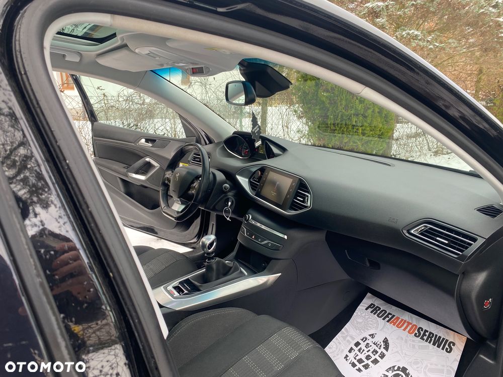 Peugeot 308 1.6 e-HDi Allure S&S - 11