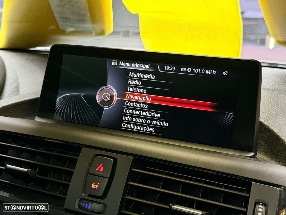 BMW 118 d Pack M - 32