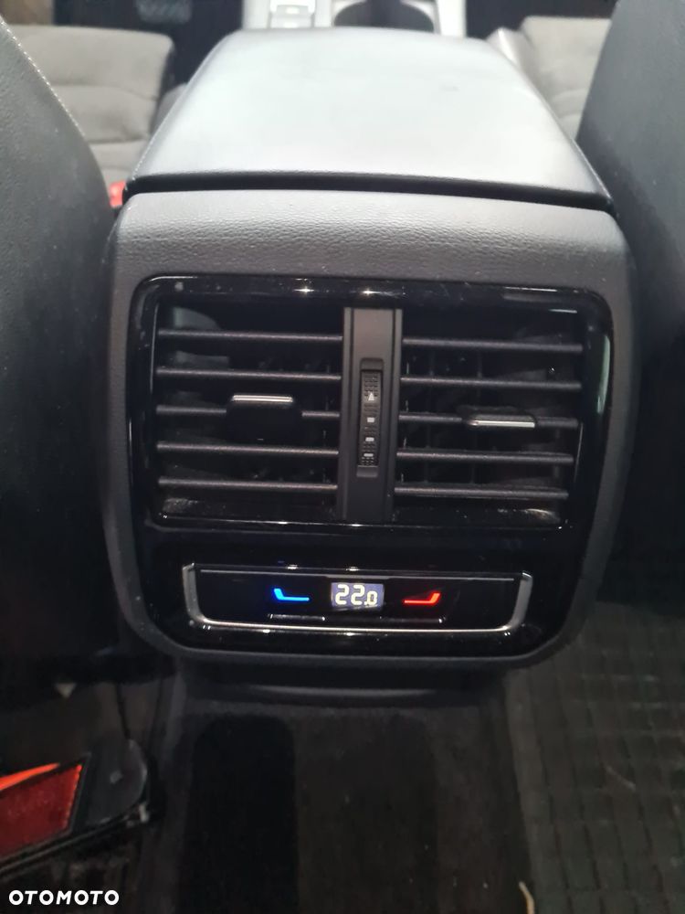 Volkswagen Passat 2.0 TDI SCR Style DSG - 18