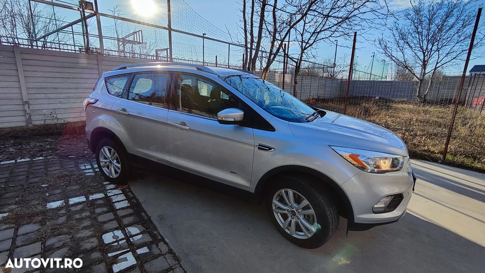 Ford Kuga 2.0 TDCi 4x4 Aut. Titanium - 3