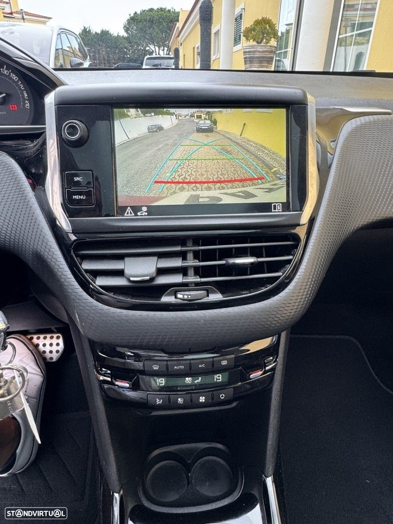 Peugeot 2008 1.2 PureTech Crossway EAT6 - 17