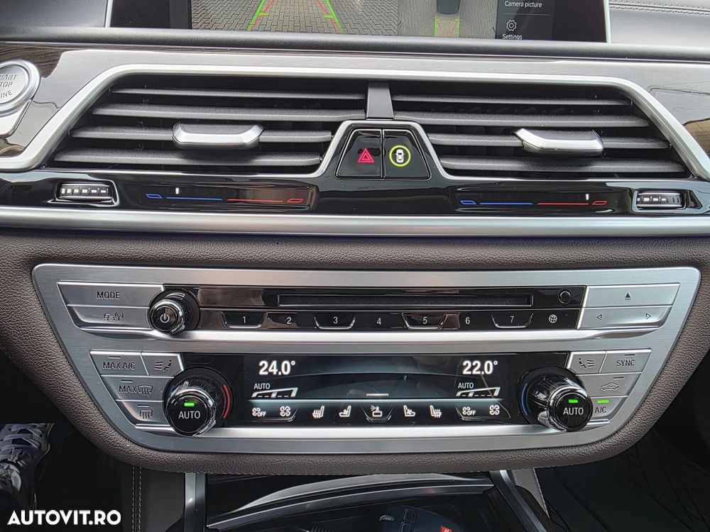 BMW Seria 7 740d xDrive MHEV - 16