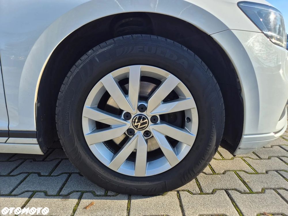 Volkswagen Passat Variant 2.0 TDI EVO Essence DSG - 11