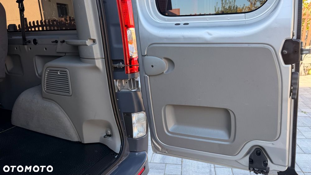 Opel Vivaro - 32
