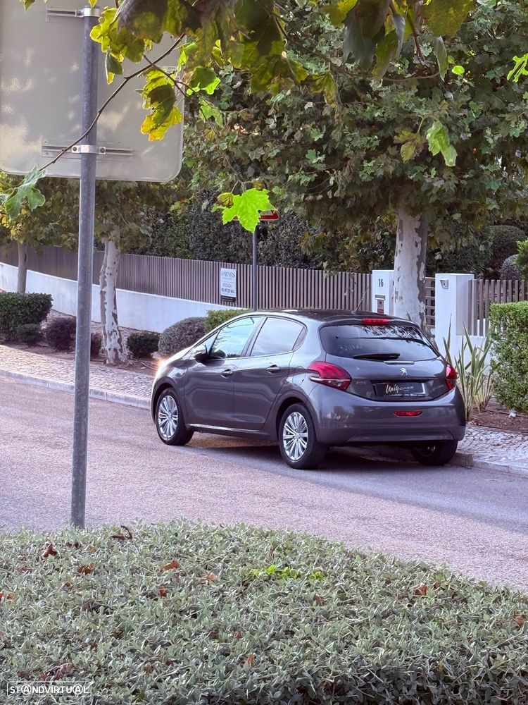Peugeot 208 - 22