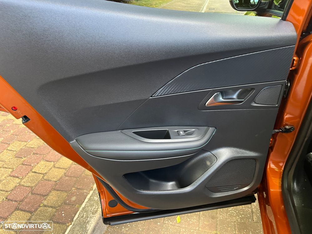 Peugeot 2008 PureTech 130 EAT8 Allure Pack - 18