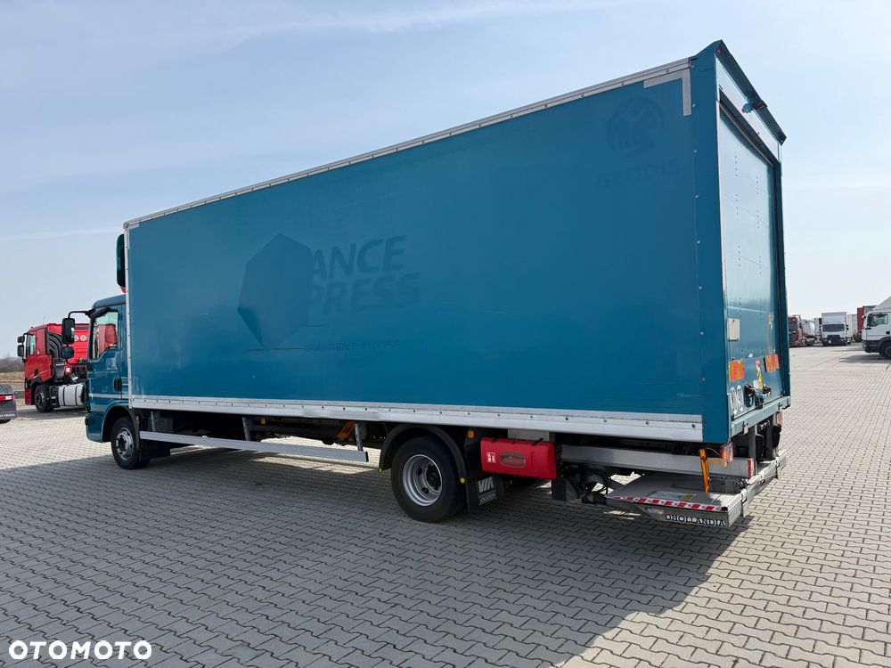 MAN TGL 12.220 / KONTENER + WINDA / 117 000 KM / ROLETA / TYŁ PODUSZKA / Z FRANCJI / STAN BDB / / / - 8
